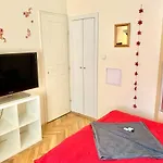Jazzy Vibes Parliament And Ensuites Pensionat 3*