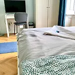Jazzy Vibes Parliament And Ensuites 3* Budapest
