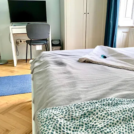 Jazzy Vibes Parliament And Ensuites 3* Budapest