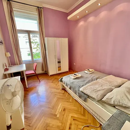 Jazzy Vibes Parliament And Ensuites Gæstehus Budapest