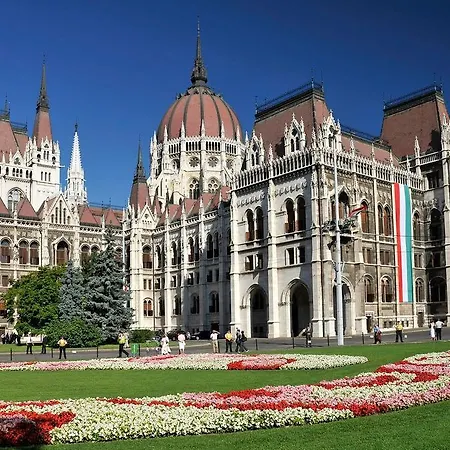 Jazzy Vibes Parliament And Ensuites Gæstehus Budapest