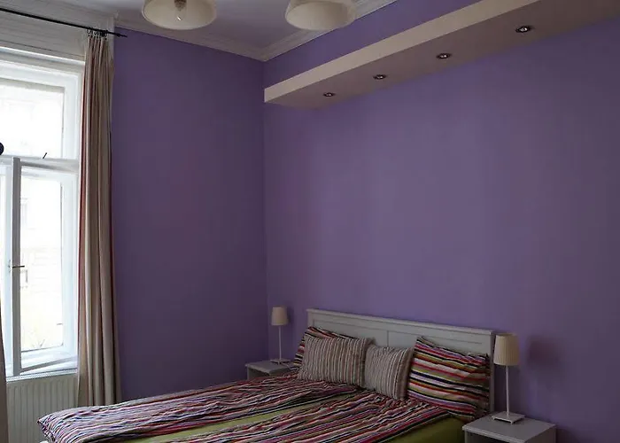 Гостевой дом Jazzy Vibes Parliament And Ensuites 3*