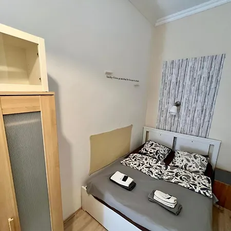 Jazzy Vibes Parliament And Ensuites 3* Budapest